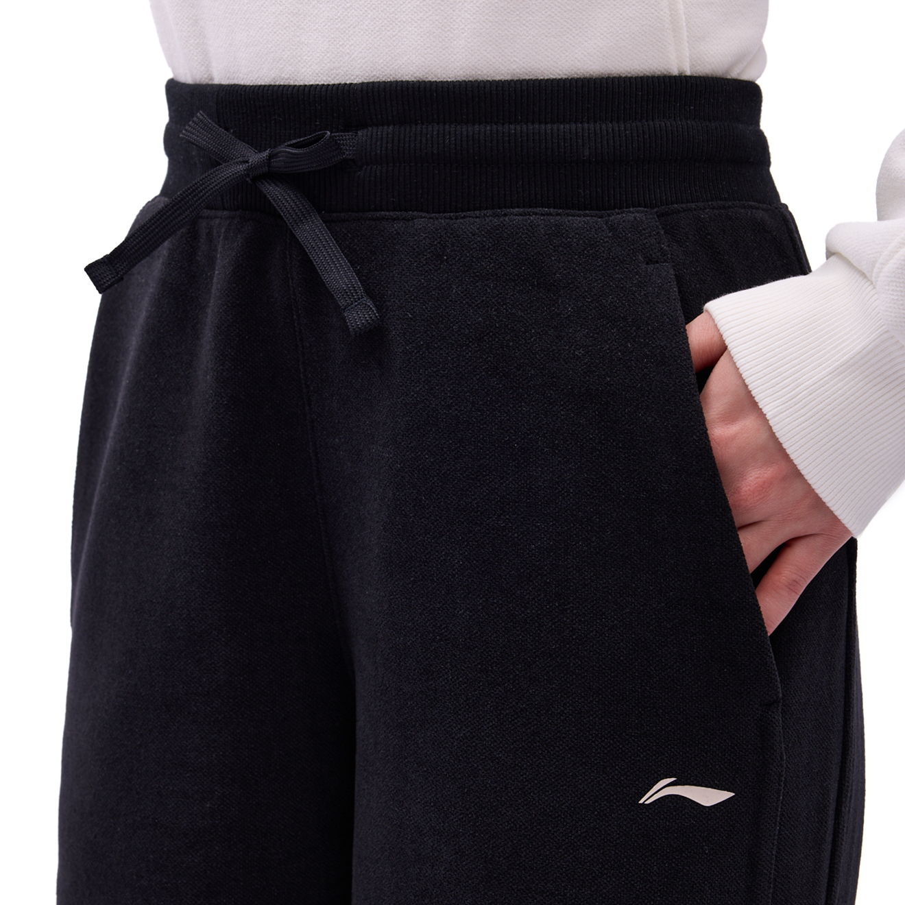 AKYV112-2 Брюки джоггеры Workout черный